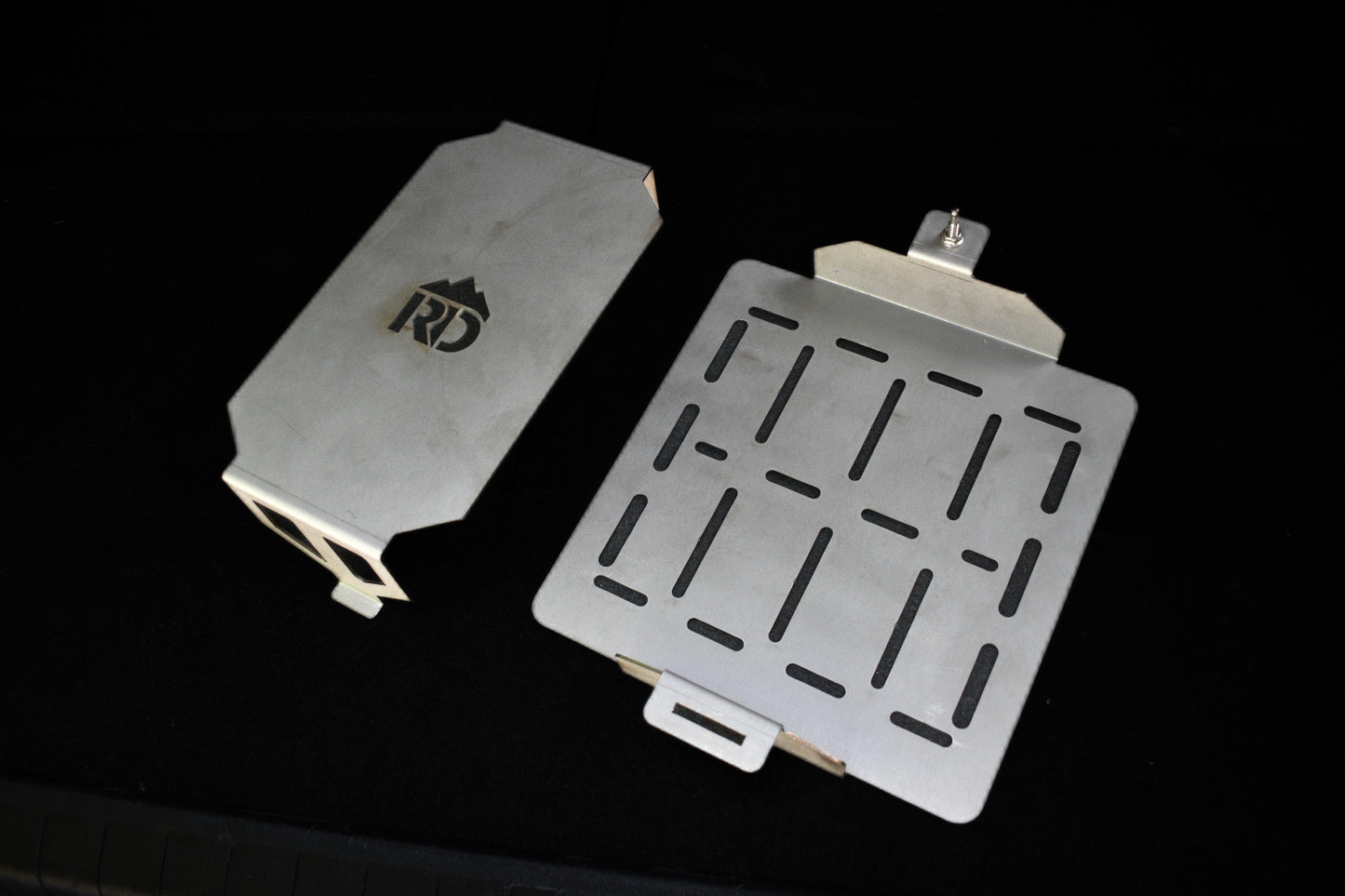 Apache Case Mounts